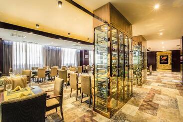 هتل Best Western Premier Tuushin