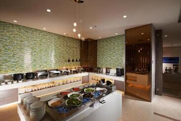 هتل Holiday Inn Express Luoyang City Center, An Ihg