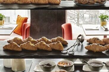 هتل Hyatt Centric Milan Centrale