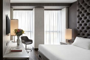 هتل Hyatt Centric Milan Centrale