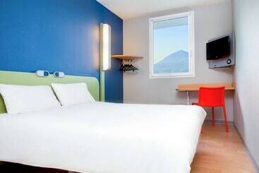 هتل Ibis Budget Clermontferrand Nord Riom