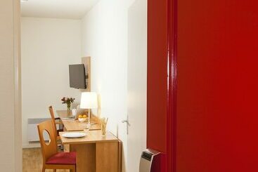 هتل Séjours & Affaires Rennes Longs Champs