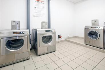 هتل Séjours & Affaires Rennes Longs Champs