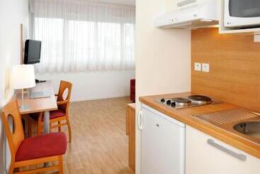 هتل Séjours & Affaires Rennes Longs Champs