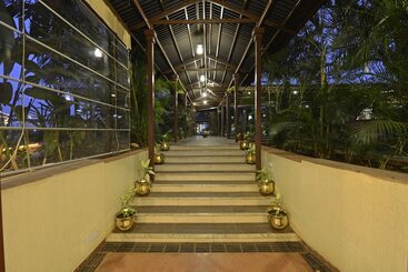 هتل The Dukes Retreat, Khandala
