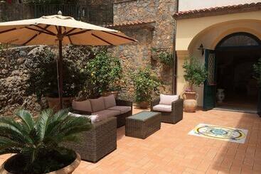 هتل Villa Delle Meraviglie