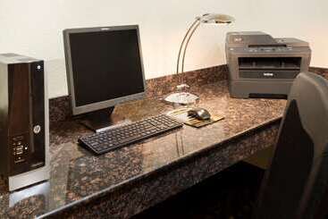 בית מלון כפרי Wingate By Wyndham San Marcos