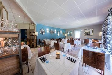 Logis La Bastide De Grignan Hotel & Restaurant La Chênaie