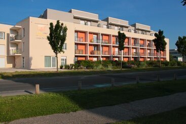 اقامتگاه Kosy Appart Hôtels   Campus Del Sol Esplanade