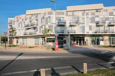 اقامتگاه Kosy Appart Hôtels Campus Del Sol Esplanade