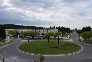 اقامتگاه Kosy Appart Hôtels   Campus Del Sol Esplanade