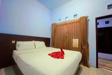 تختخواب و صبحانه Artha Graha Homestay