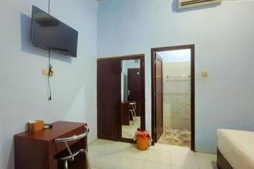 تختخواب و صبحانه Artha Graha Homestay
