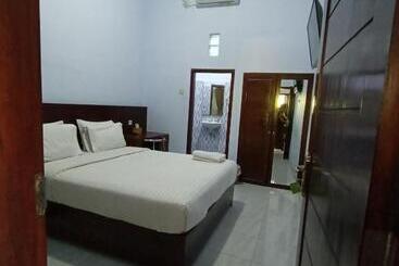 تختخواب و صبحانه Artha Graha Homestay