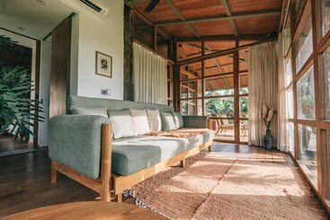 تختخواب و صبحانه Grün Canggu
