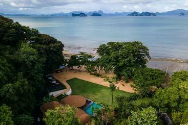 استراحتگاه Touch Beachfront Pool Villa Koh Yao Noi