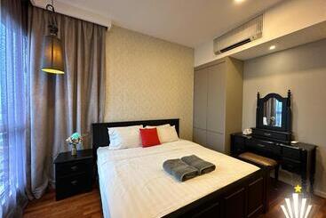 The Shore Hotel & Residences By La Vista