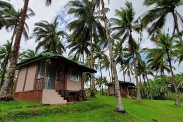 هتل Caliraya Ecoville Recreation And Farm Resort