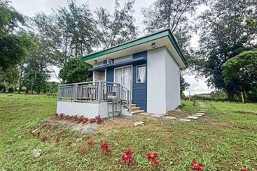 هتل Caliraya Ecoville Recreation And Farm Resort