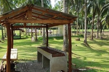 هتل Caliraya Ecoville Recreation And Farm Resort