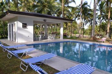 هتل Caliraya Ecoville Recreation And Farm Resort
