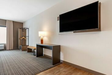 هتل Comfort Suites Cottage Grove – Madison