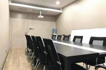 Echarm Hotel Jingzhou Olympic Sports Center