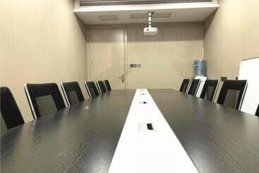 Echarm Hotel Jingzhou Olympic Sports Center