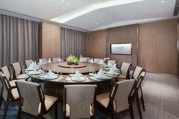 هتل Holiday Inn Yongkang By Ihg