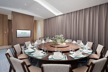 هتل Holiday Inn Yongkang By Ihg