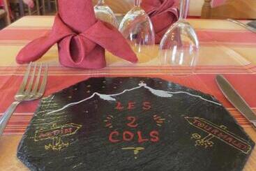 هتل Hôtel Les Deux Cols