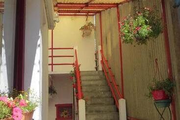 هتل Hôtel Les Deux Cols