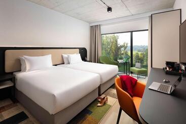 בית מלון כפרי Hyatt Place Krakow