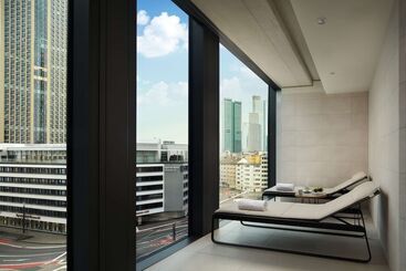 هتل NH Collection Frankfurt Spin Tower