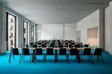 هتل NH Collection Frankfurt Spin Tower
