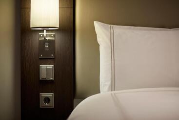 هتل Premier Inn Hamburg City Klostertor