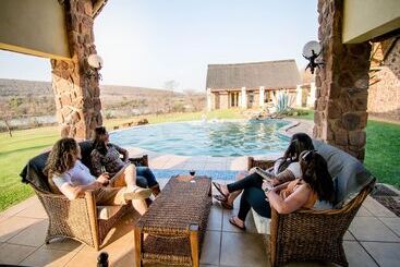 هتل Riverdance Lodge