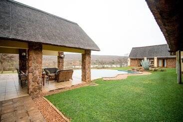هتل Riverdance Lodge