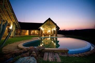 هتل Riverdance Lodge