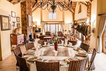 هتل Riverdance Lodge