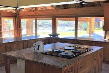 هتل Riverdance Lodge