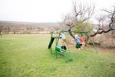 هتل Riverdance Lodge