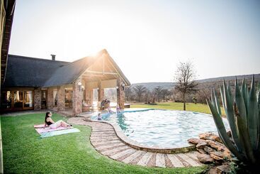 هتل Riverdance Lodge