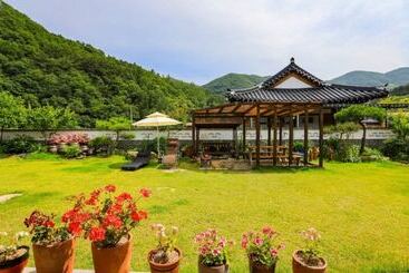 酒店 Suncheon Bulbidang Hanok Pension