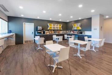 Microtel Inn & Suites Montreal Airport   Dorval Qc