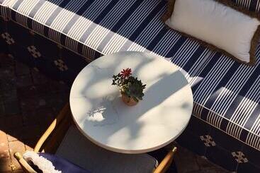 בית מלון כפרי Blue Iris By Life House