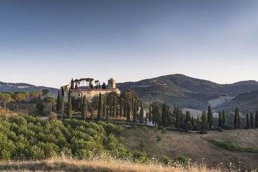 호텔 Castello Di Reschio