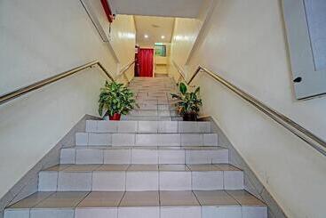 هتل Good View Inn By Oyo Rooms