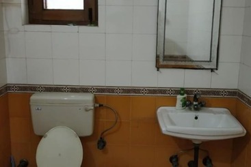 هتل Goroomgo Super Home Stay Agra