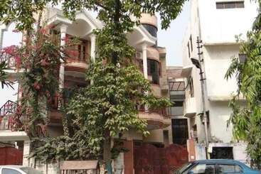 هتل Goroomgo Super Home Stay Agra